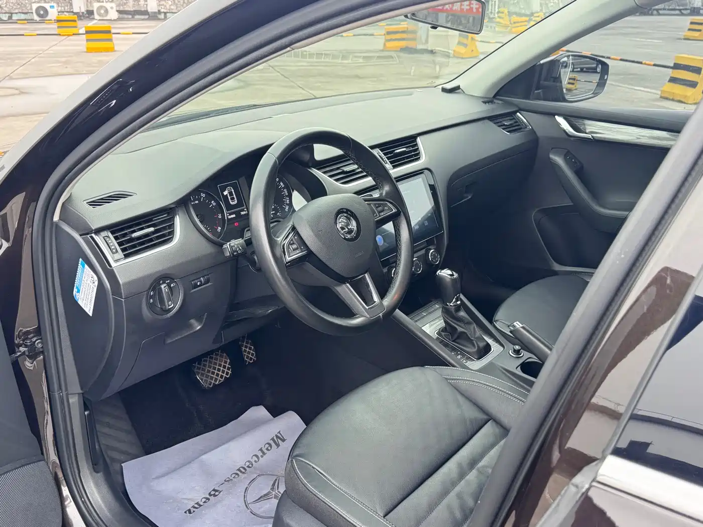 Škoda Octavia 2017 1.6L Automatic Smart Edition фото 16