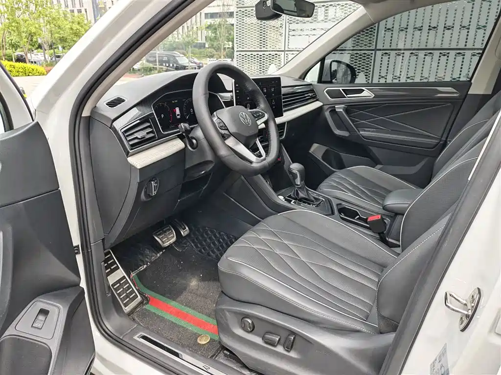Volkswagen Tiguan L 2024 330TSI Automatic 2WD R-Line Premium Enjoyment Edition фото 22