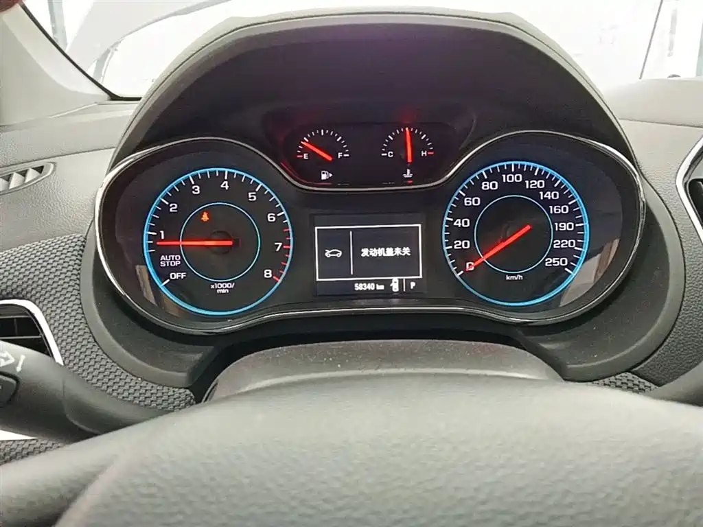 Chevrolet Cruze 2018 Hatchback 320 Automatic Pioneer Sunroof Edition фото 12