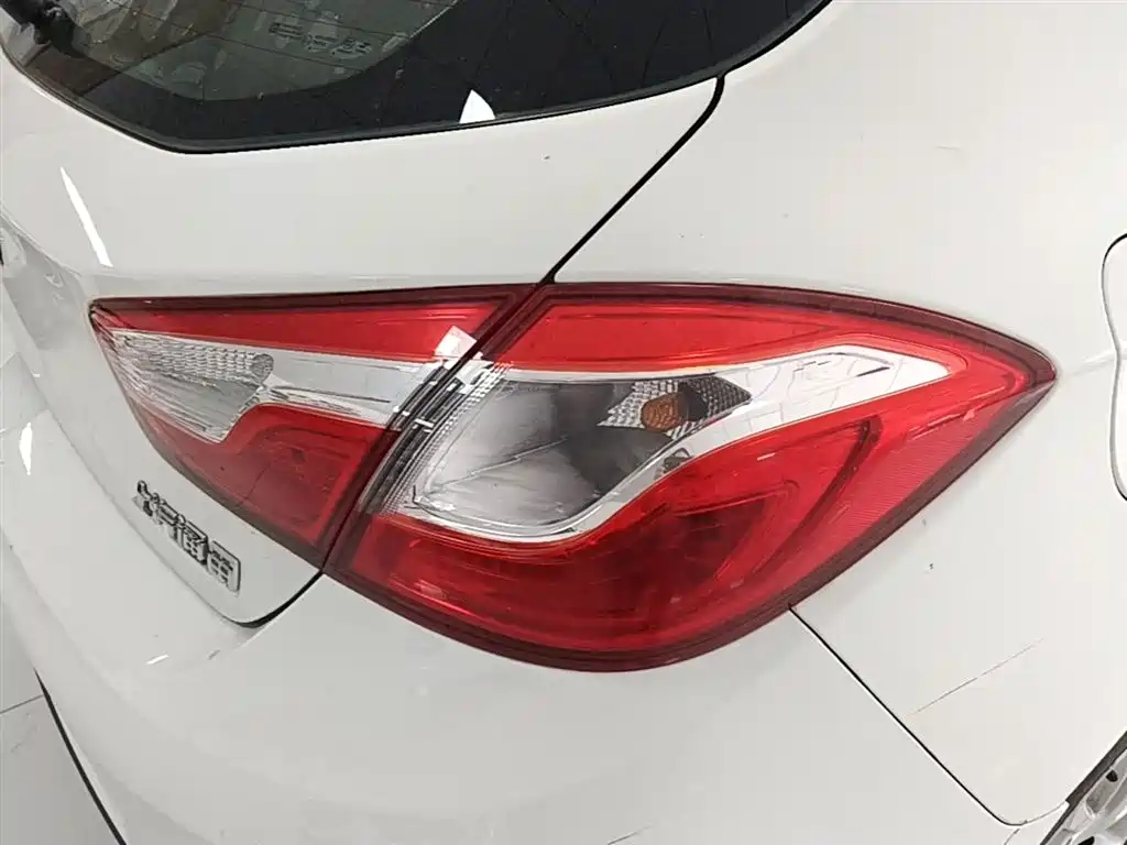 Chevrolet Cruze 2018 Hatchback 320 Automatic Pioneer Sunroof Edition фото 8