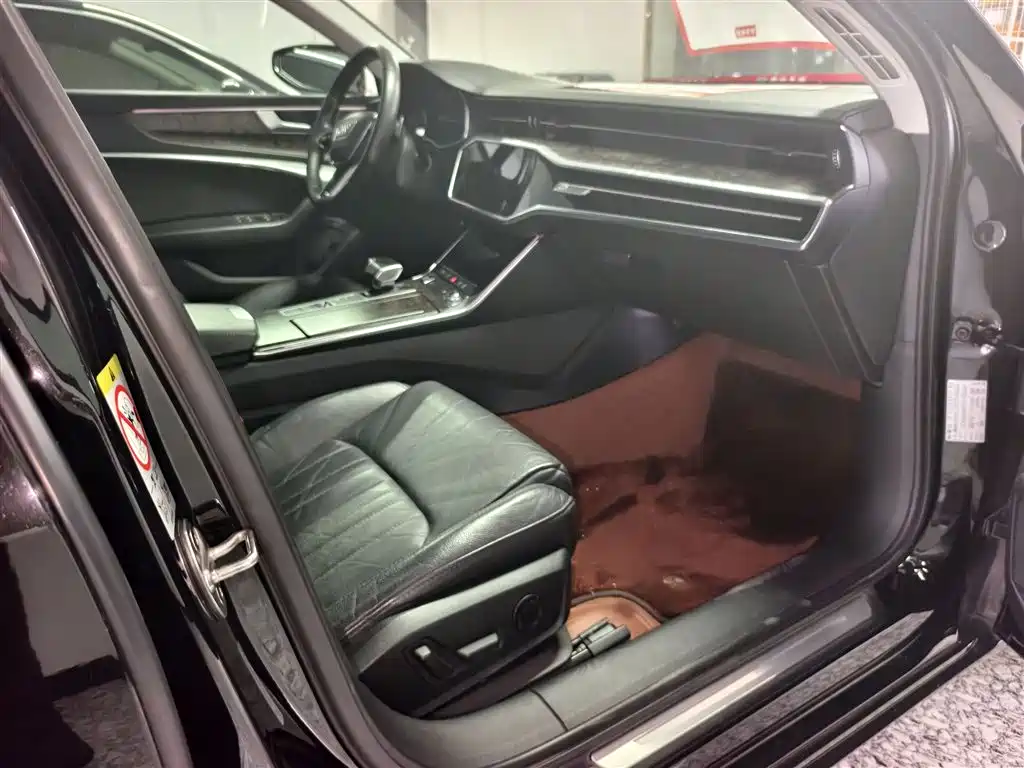 Audi A6L 2021 45 TFSI Exclusive Elegance фото 17