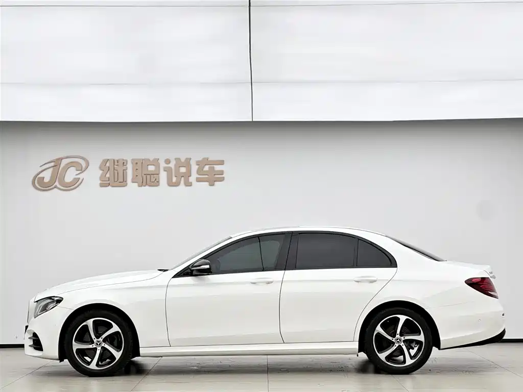 Mercedes-Benz E-Class 2017 E 200 Sport 4MATIC фото 3