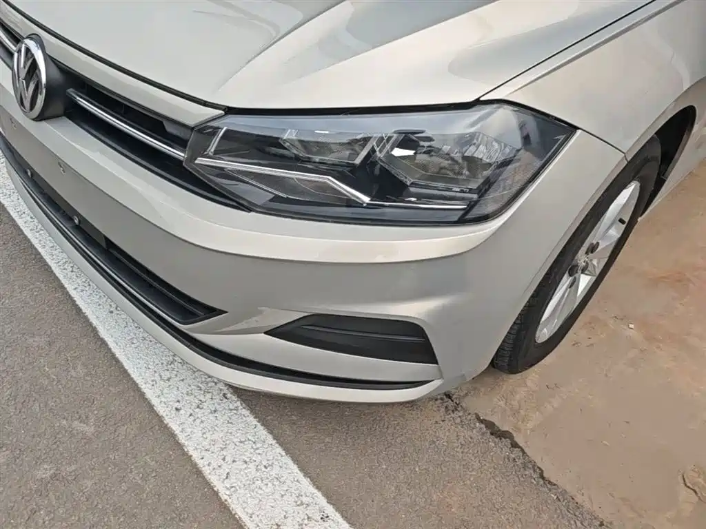 Volkswagen Polo 2019 Plus 1.5L Automatic Panorama Enjoyment Edition фото 24
