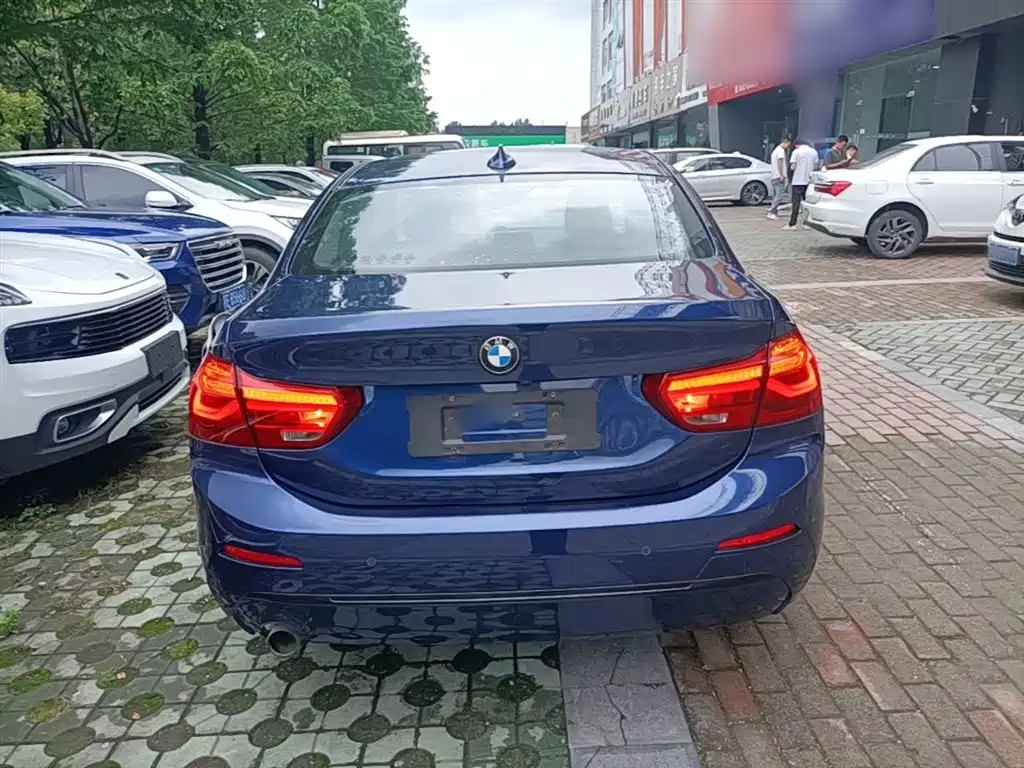 BMW 1 Series 2018 118i Sport Edition фото 6