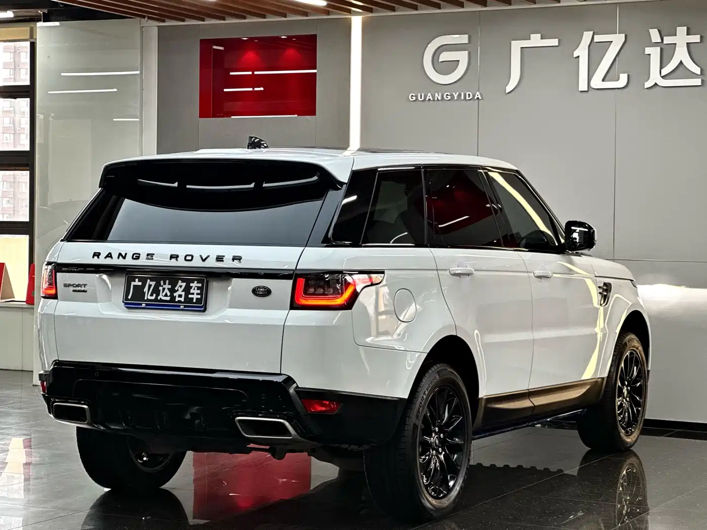 Land Rover Range Rover Sport 2019 3.0 SC V6 Special Edition фото 26