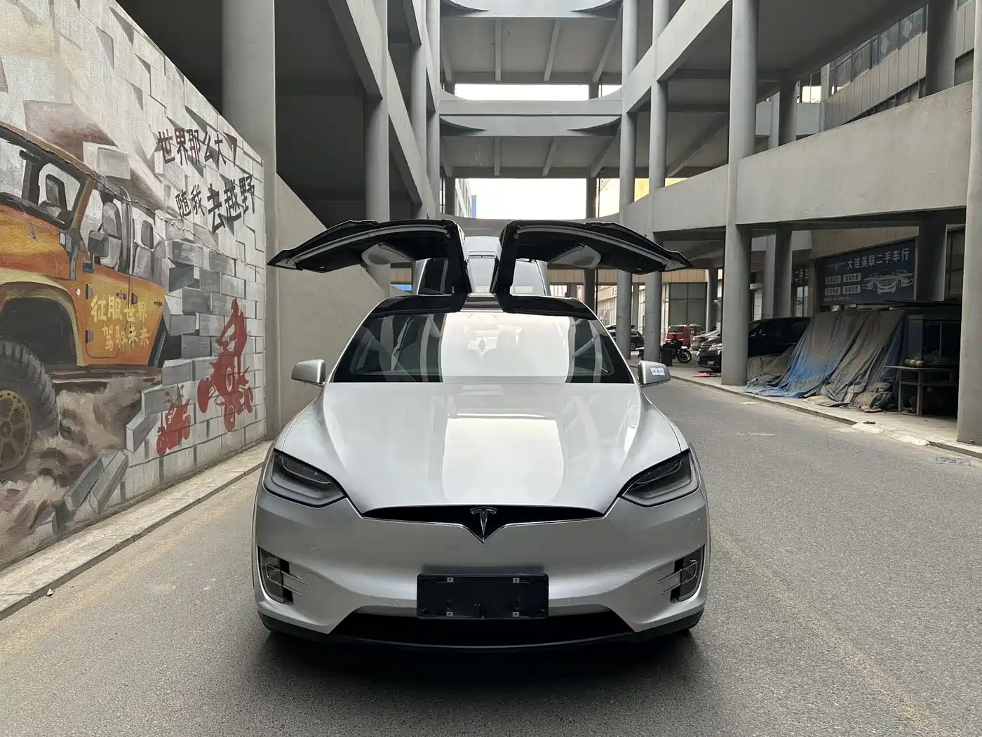 TESLA MODEL X