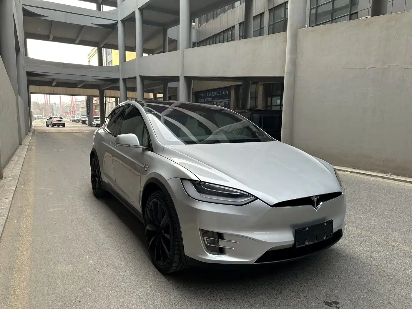 TESLA MODEL X