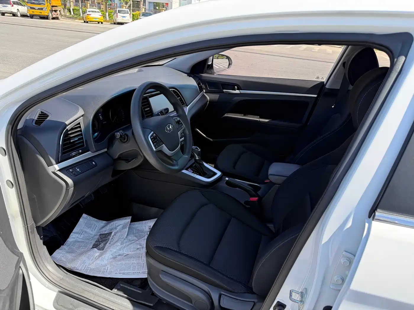 Hyundai Elantra 2016 Model 1.6L Automatic Smart Elite фото 4