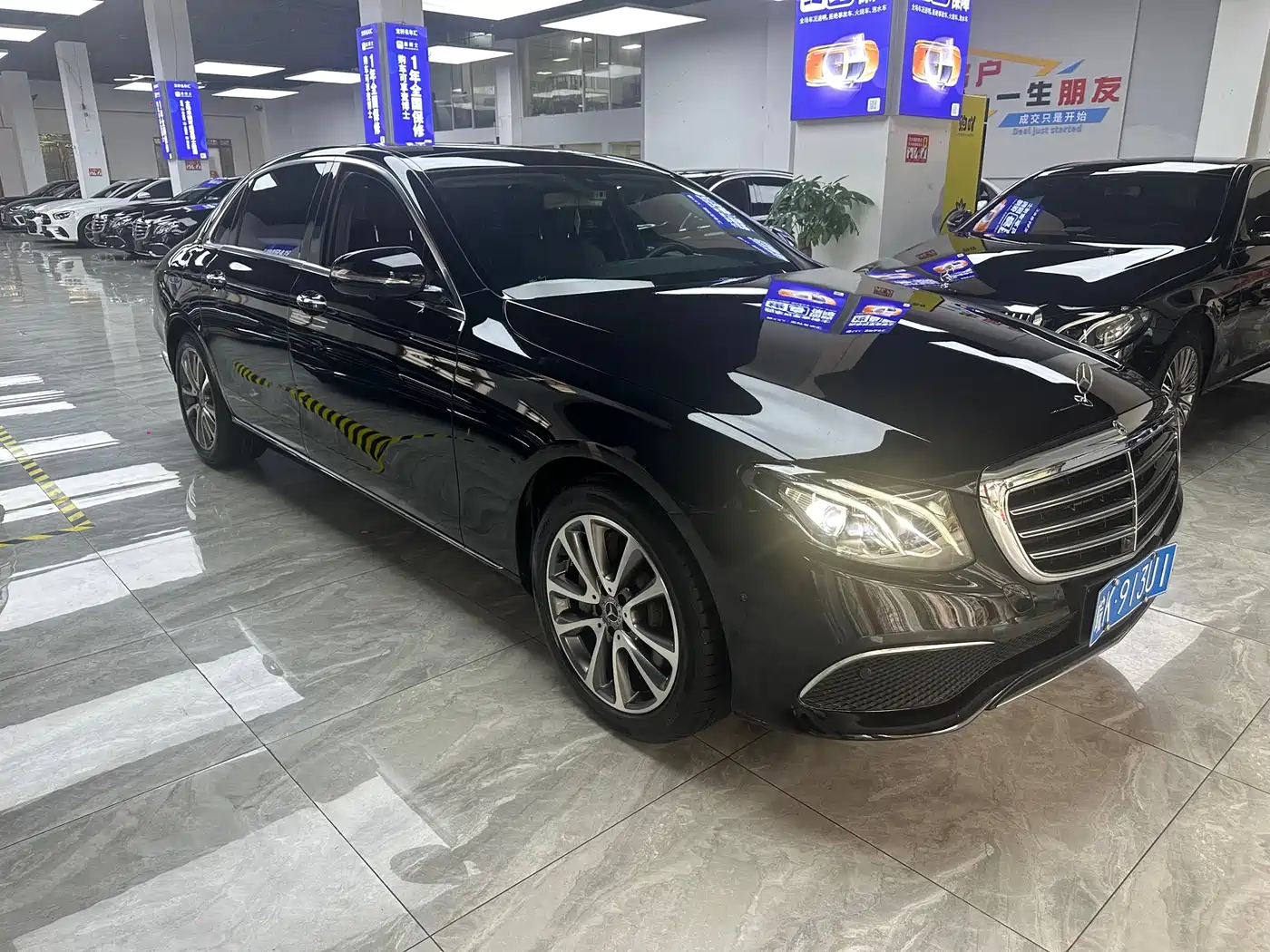 Mercedes-Benz E-Class 2019 E 300 L Luxury фото 3