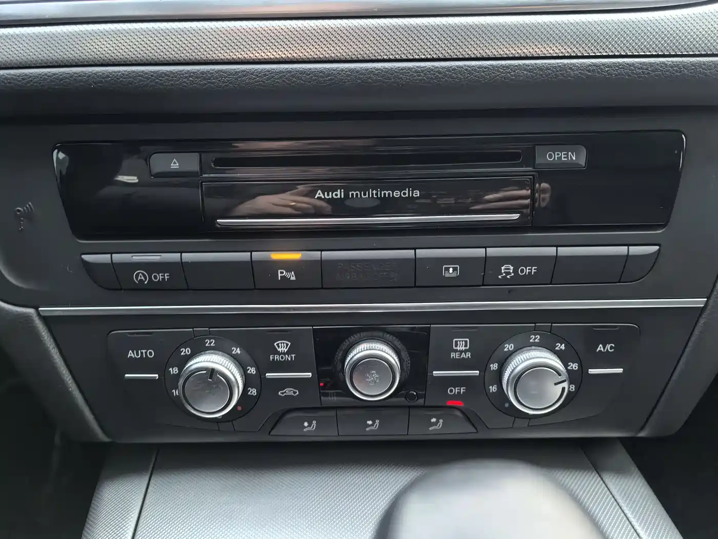 Audi A6L 2016 30 FSI Technology фото 12