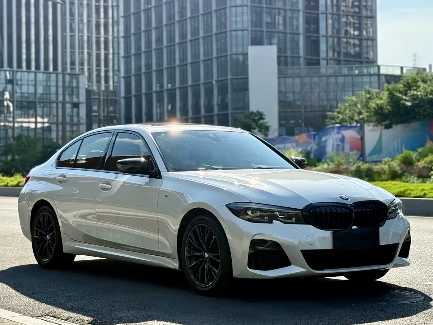 BMW 3 Series 2022 Facelift 325i M Sport Shadow Edition