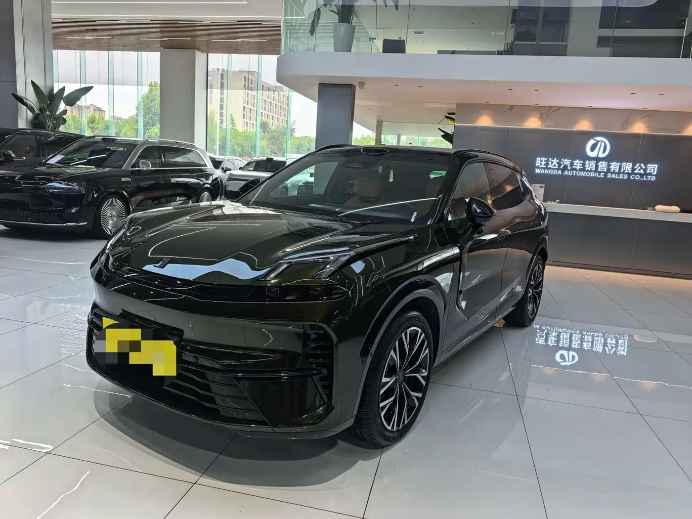 2025 Lynk & Co 08 EM-P