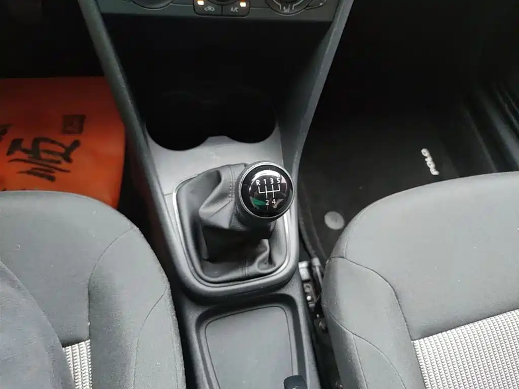 Volkswagen Polo 2016 1.4L Manual Trend фото 14