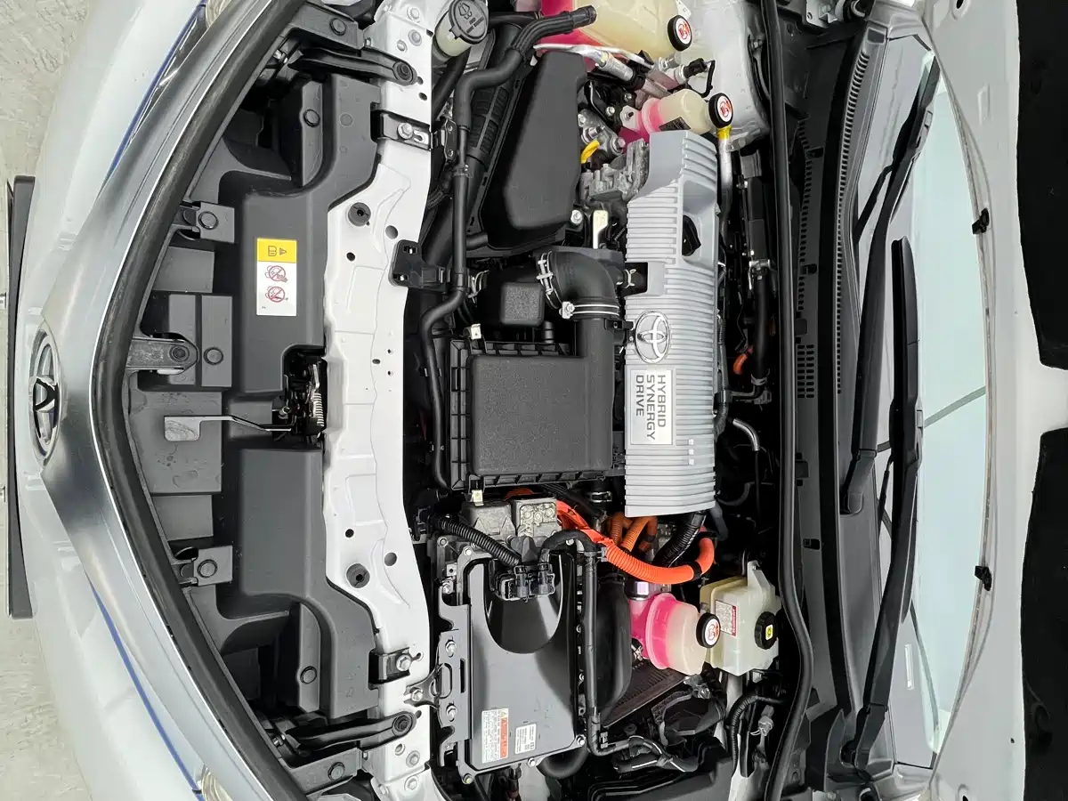 Toyota Corolla 2018 Hybrid 1.8L E-CVT Smart Edition фото 18