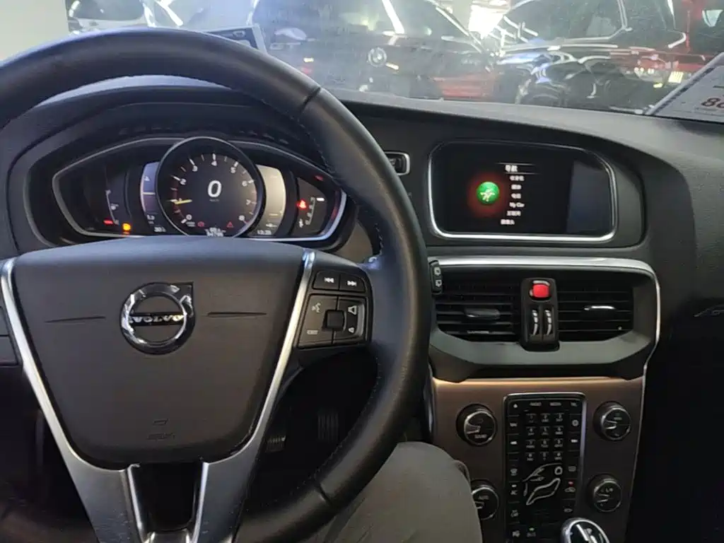 Volvo V40 2018 2017 Cross Country T3 Inscription