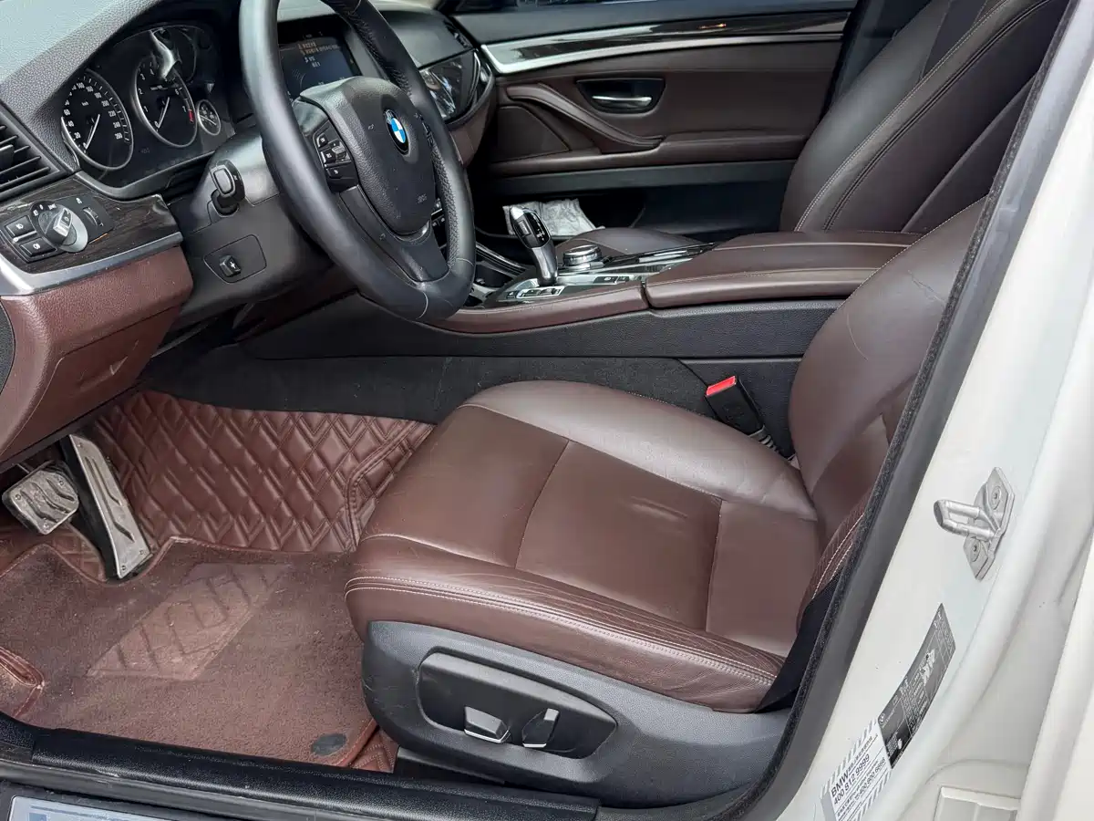 BMW 5 Series 2014 525Li Luxury Design Package фото 4