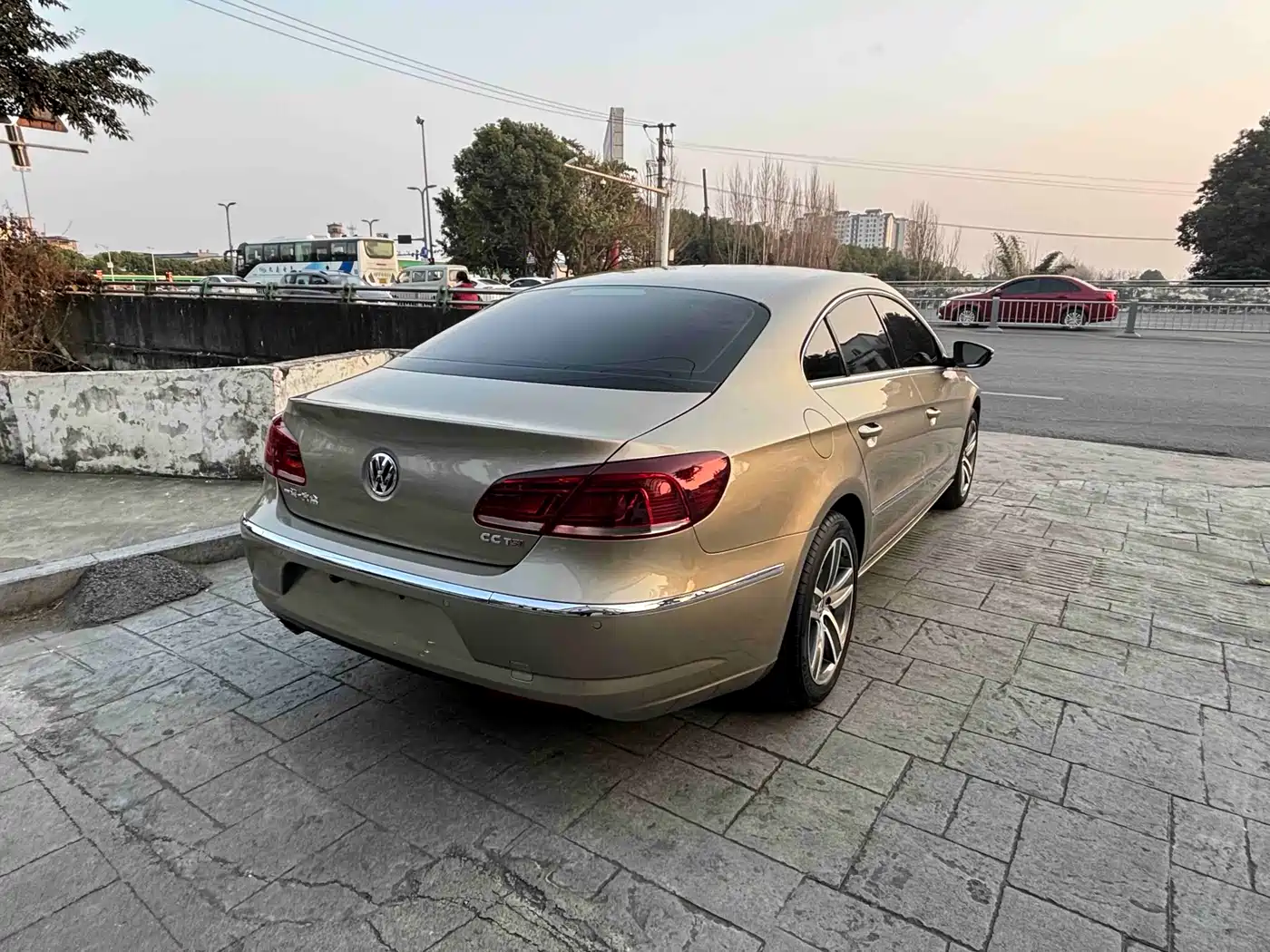 Volkswagen FAW-Volkswagen CC 2016 Model 1.8TSI Luxury фото 10