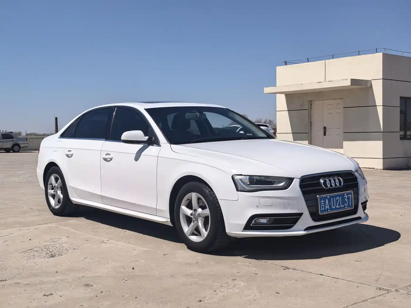 Audi A4L 2013 35 TFSI Automatic Standard фото 3