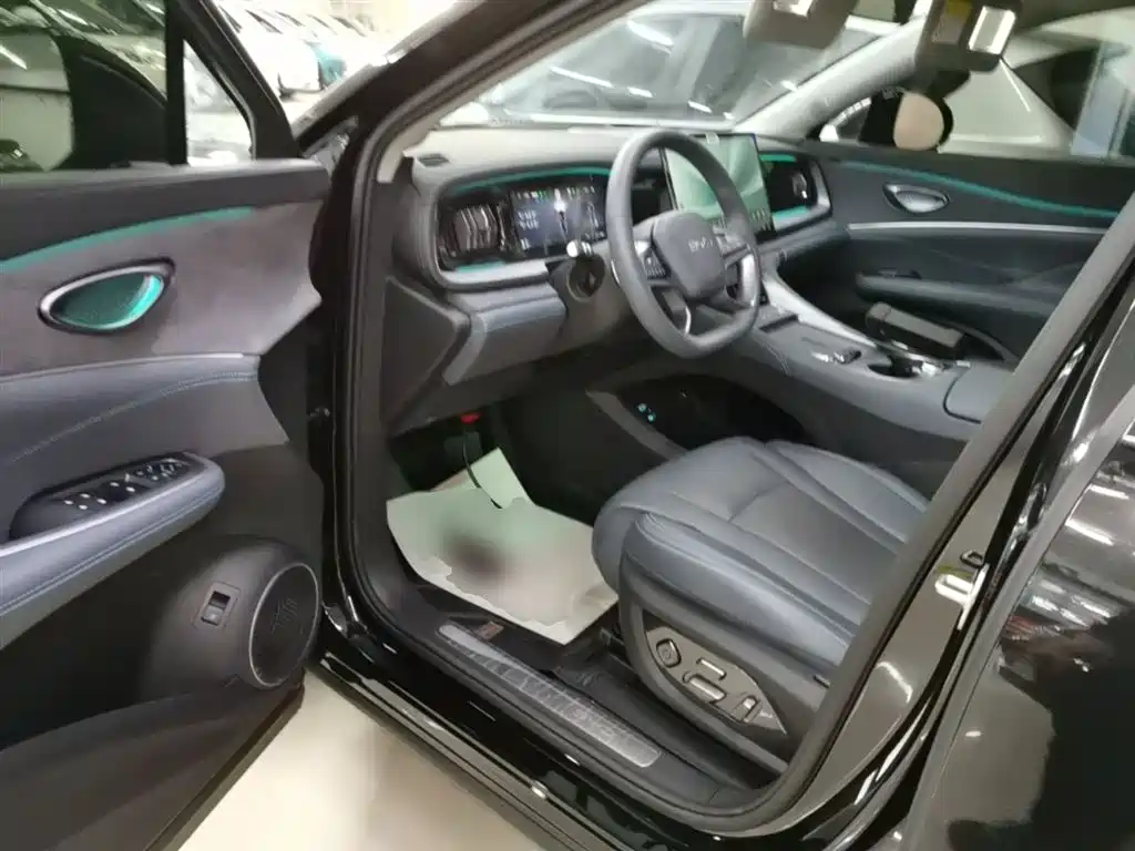 BYD Hai Shi 07 DM-i 2025 150 Pilot+ Edition фото 16
