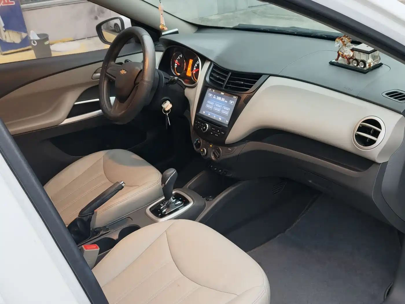 Chevrolet Sail 2015 Sail 3 1.3L AMT Ideal Edition фото 4