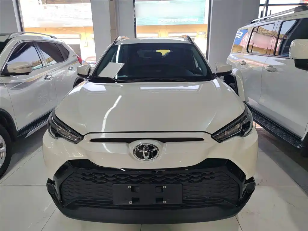 Toyota Frontlander 2023 2.0L CVT Elite Edition фото 3