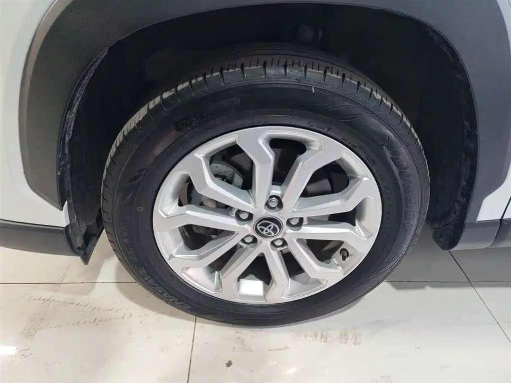Toyota Frontlander 2023 2.0L CVT Elite Edition фото 23