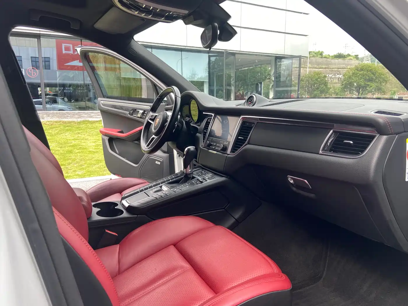 Porsche Macan 2017 Macan 2.0T фото 8