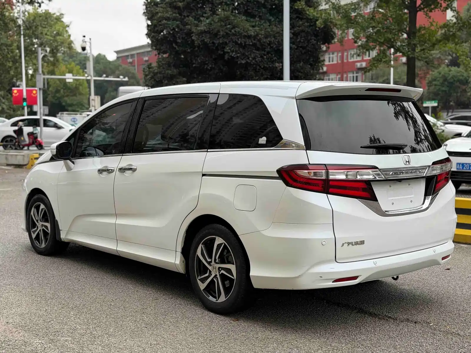 Photo 6 - Honda Odyssey