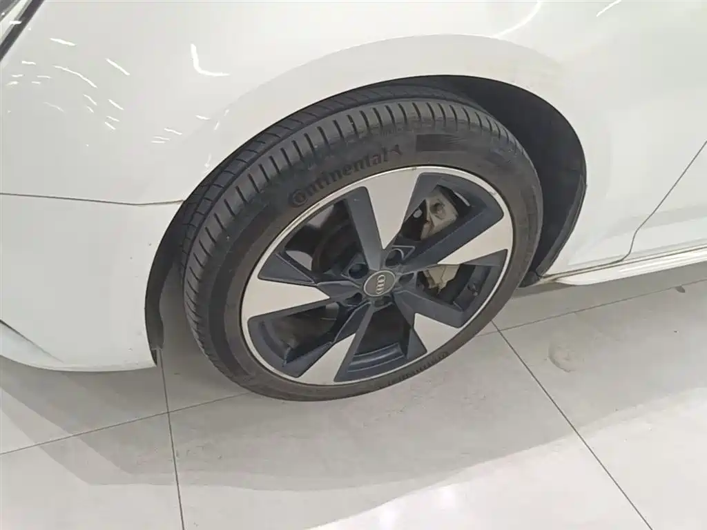 Audi A4L 2017 45 TFSI quattro Special Edition фото 23