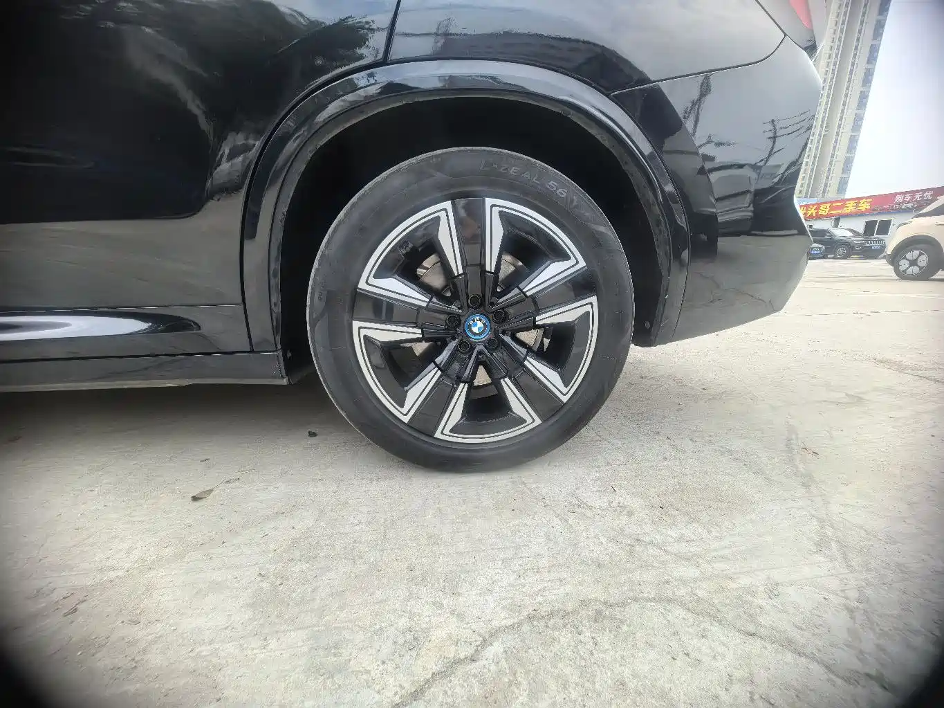 BMW IX3