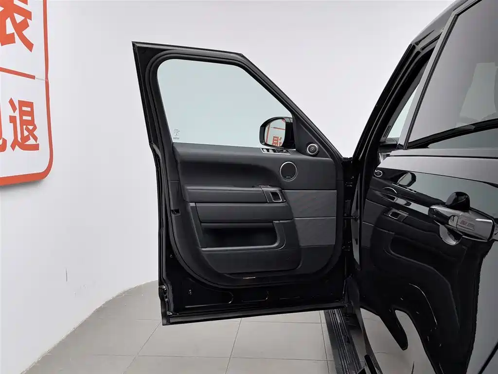 Land Rover Range Rover Sport 2021 3.0 L6 SE фото 8