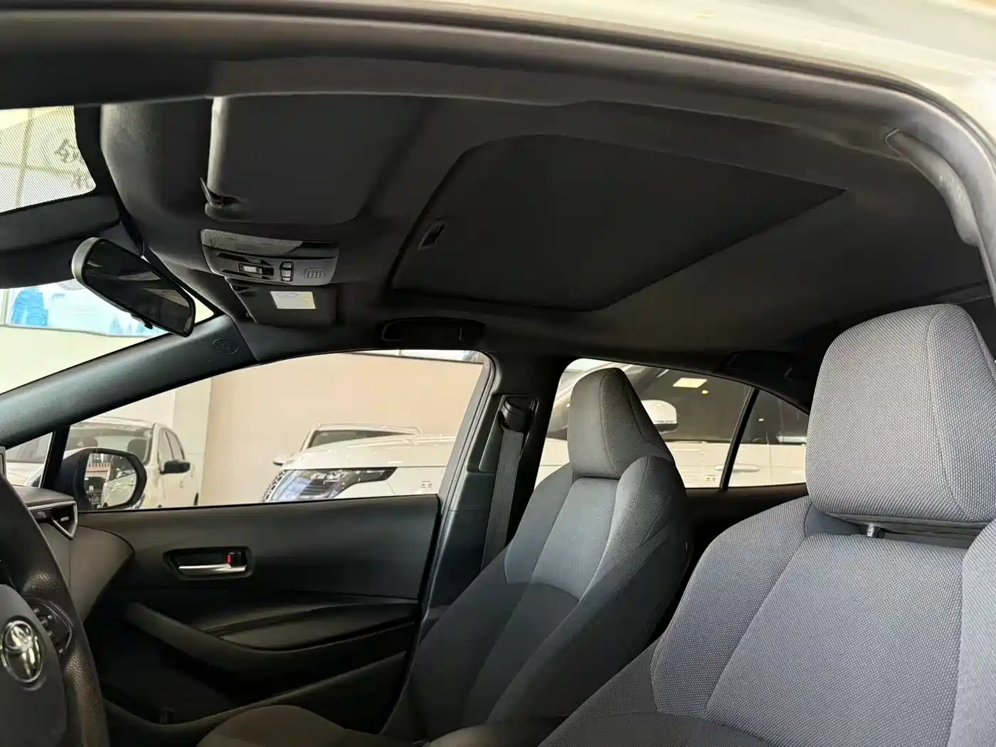 Toyota Levin 2021 185T CVT Luxury Edition фото 9