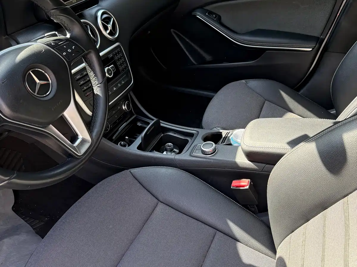 Mercedes-Benz A-Class (Import) 2015 A 180 фото 5