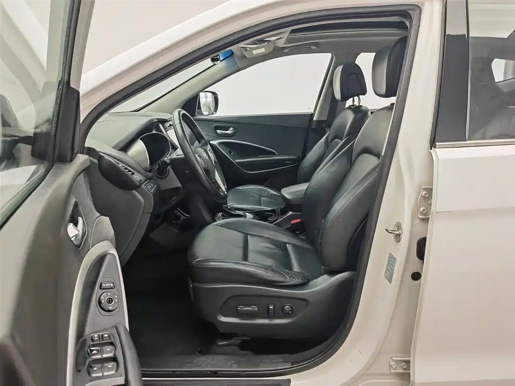Hyundai Santa Fe 2015 2.0T Automatic 2WD Smart 5-Seater фото 10