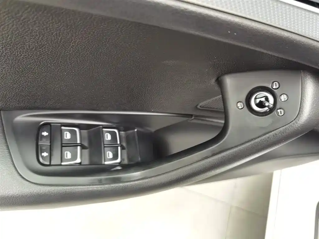 Audi A6L 2014 TFSI Standard фото 9
