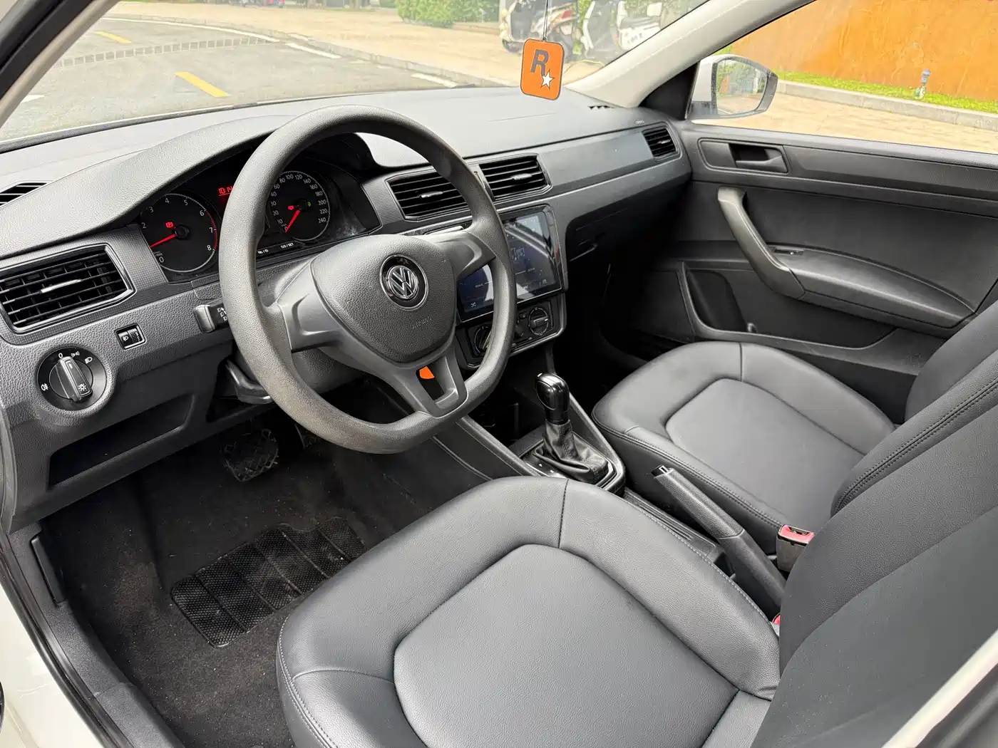 Volkswagen Santana 2016 1.6L Automatic Trend Edition фото 12
