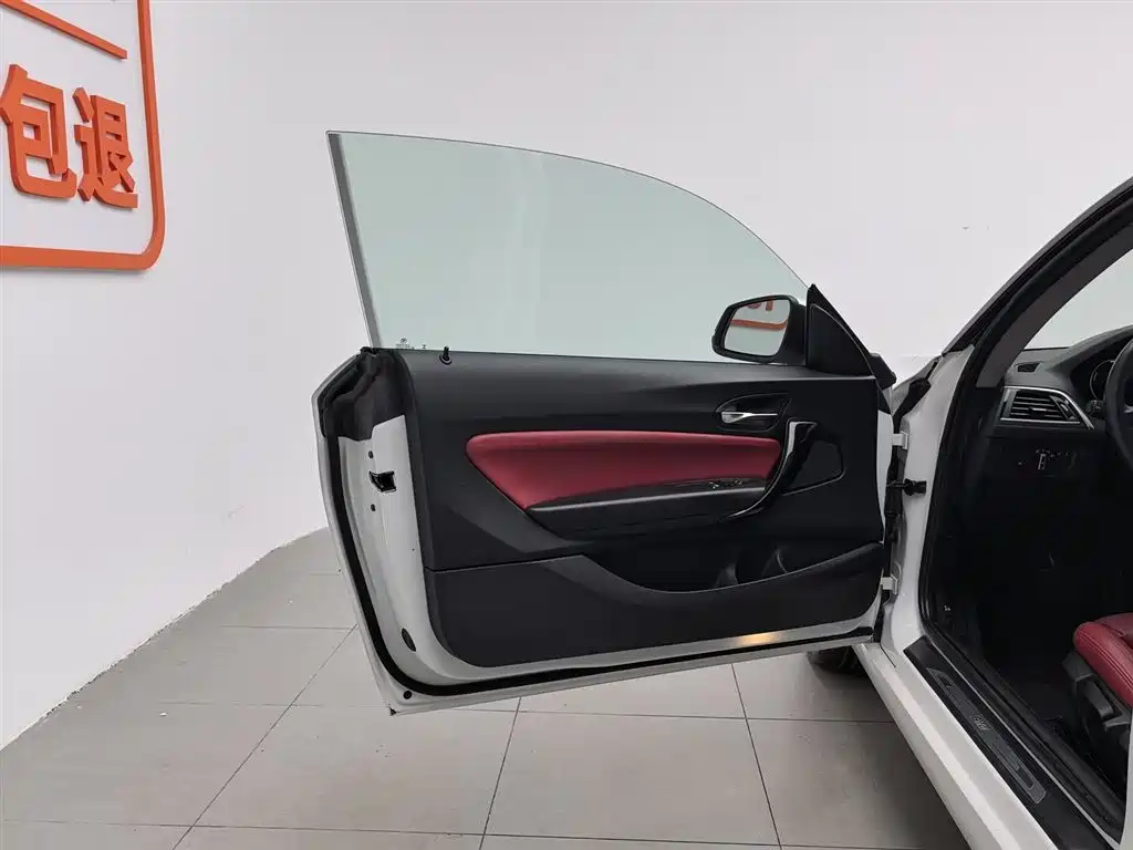 BMW 2 Series (Import) 2018 220i Sport Design Package фото 8