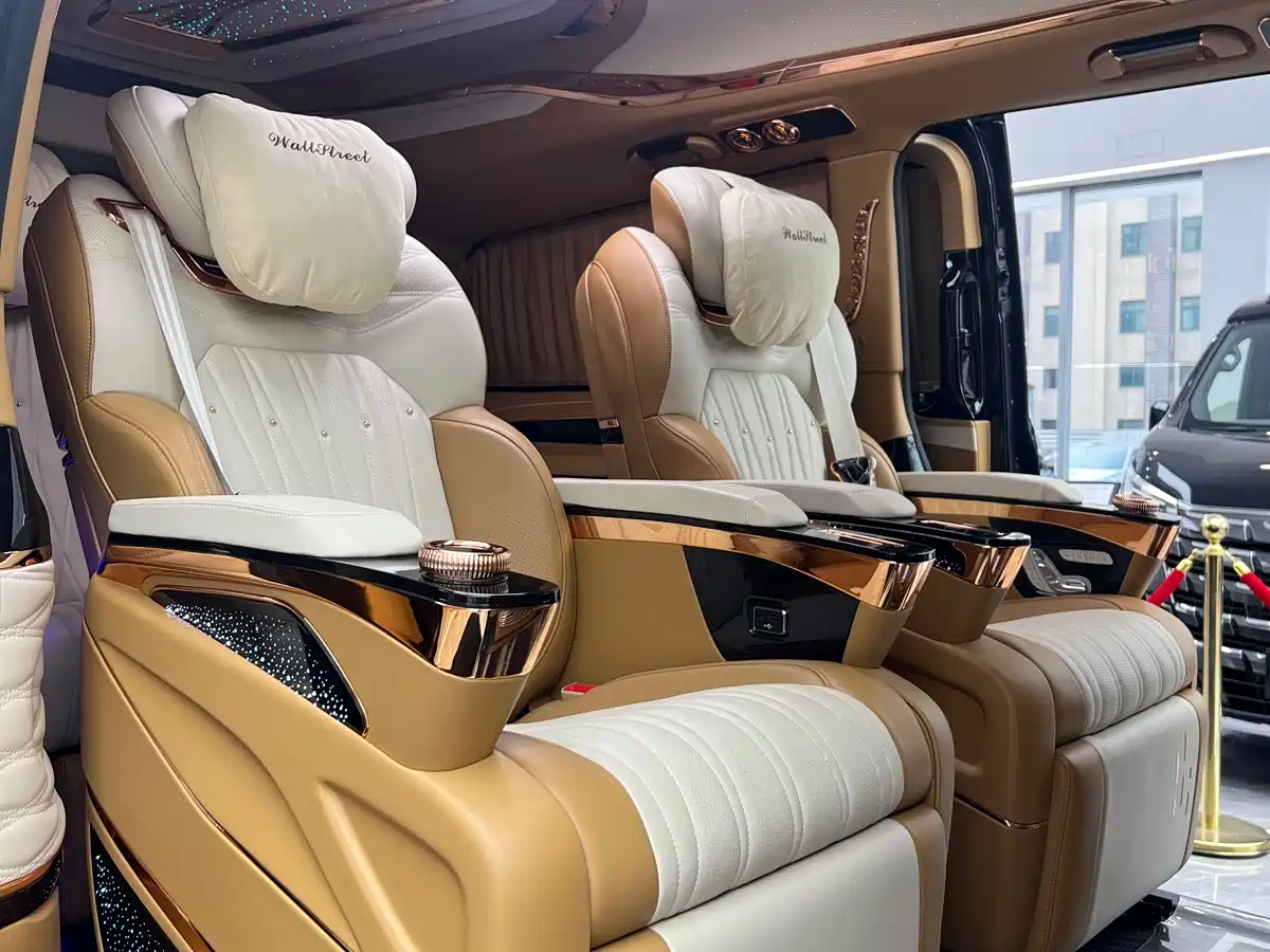 Mercedes-Benz V-Class 2024 V 300 L Long Wheelbase Premium фото 13