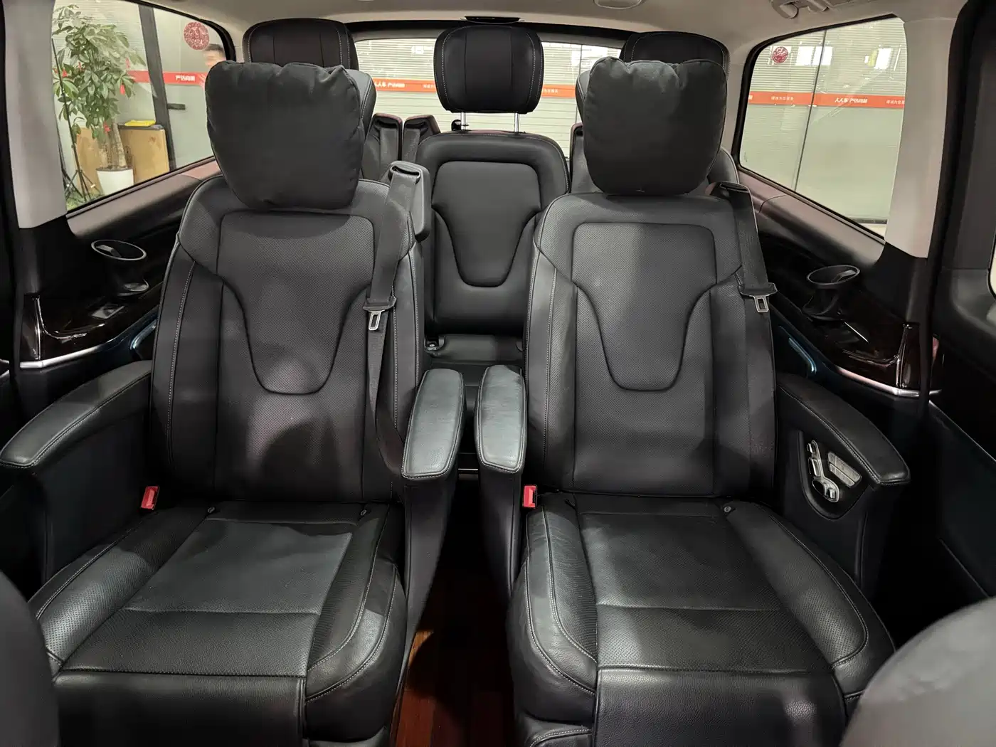 Mercedes-Benz V-Class 2017 Model V 260 L Ultimate Collection Edition фото 9