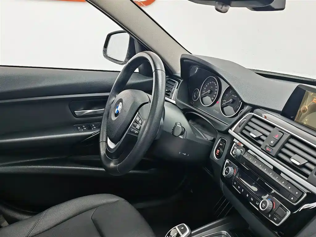 BMW 3 Series 2017 320Li M Sport фото 22