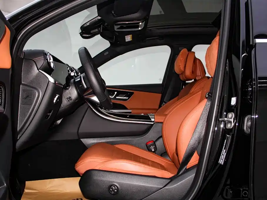 Mercedes-Benz GLC 2024 Facelift GLC 300 L 4MATIC Sport 7-seater фото 24