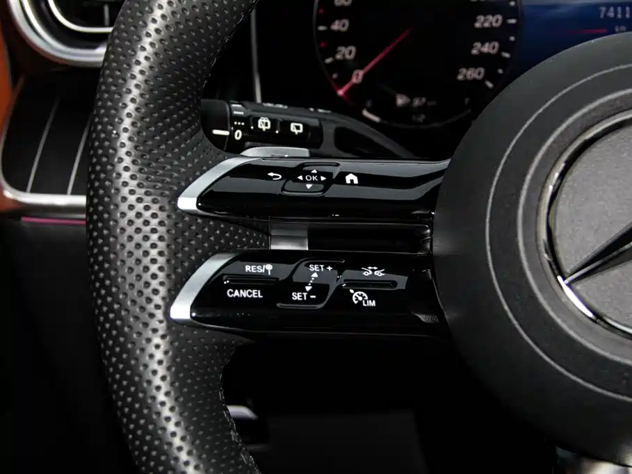 Mercedes-Benz GLC 2024 Facelift GLC 300 L 4MATIC Sport 7-seater фото 27