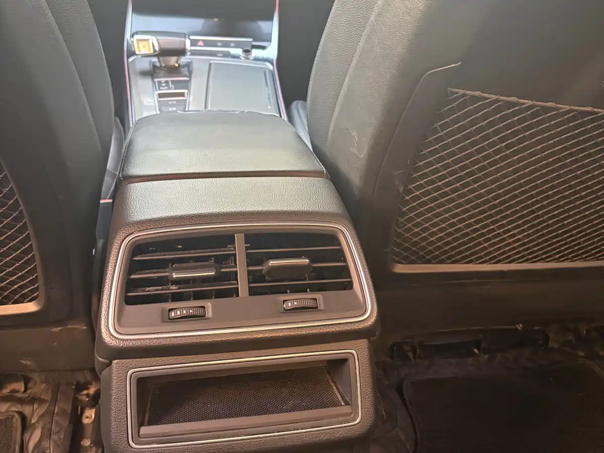 Audi A6L 2022 40 TFSI Luxury Elegance фото 15