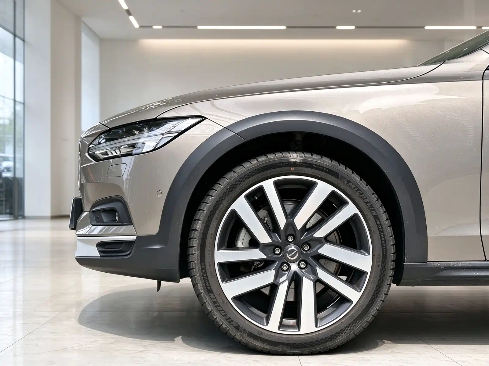 Photo 24 - Volvo V90