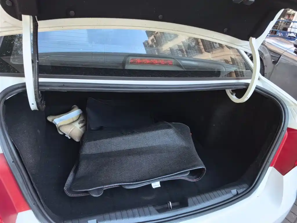 Chevrolet Cruze 2015 1.5L Classic SE MT фото 19