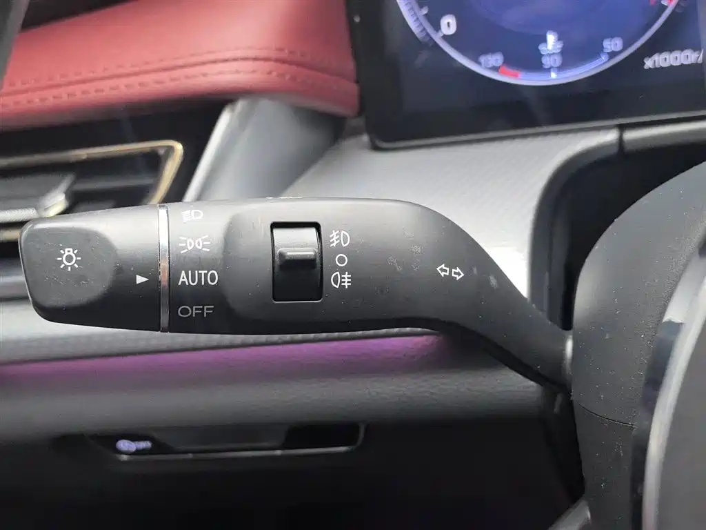 Hongqi H5 2024 2.0T Automatic Smart Connect Flag Smooth Edition фото 21