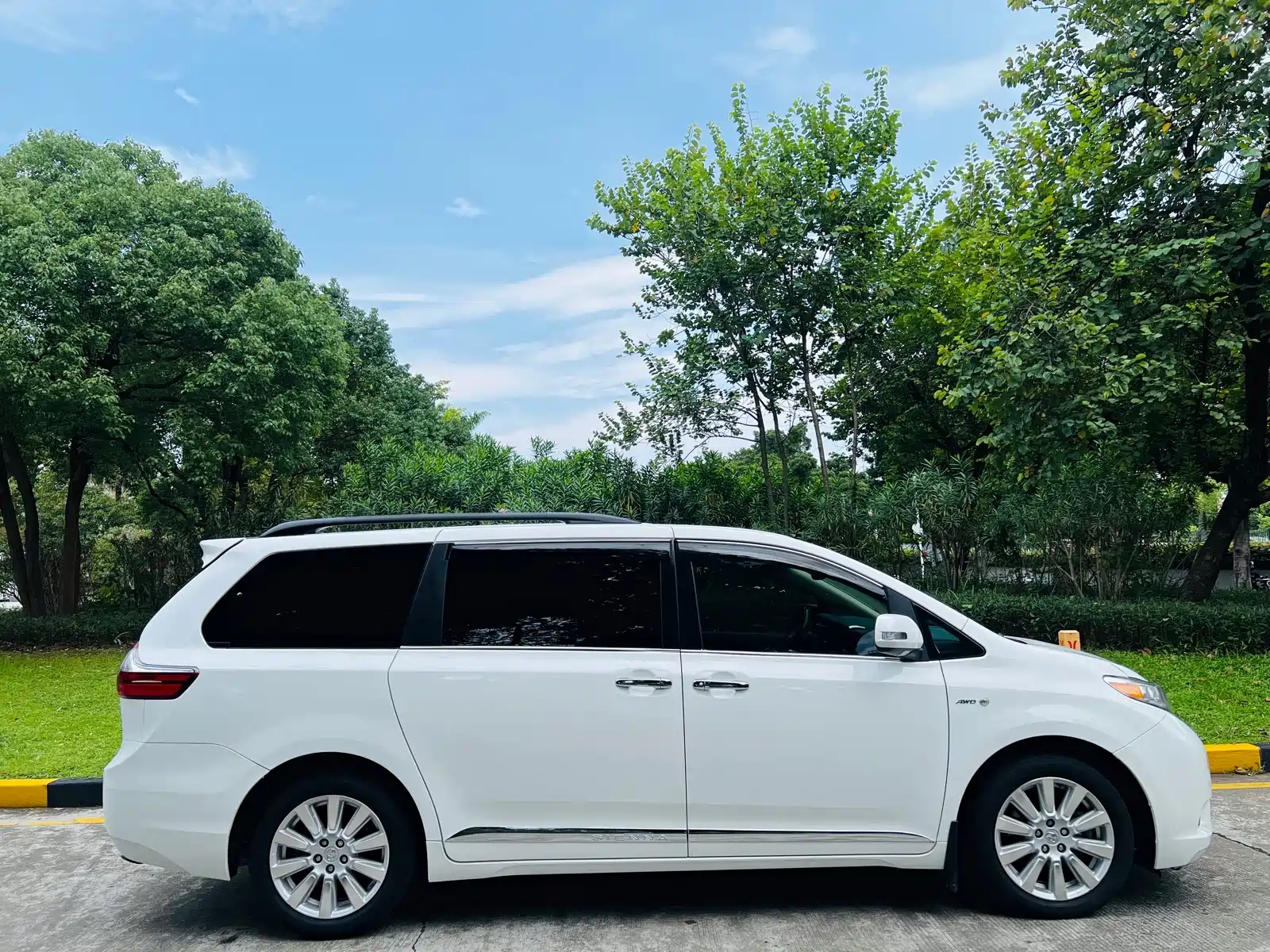 صورة 7 - Toyota Sienna