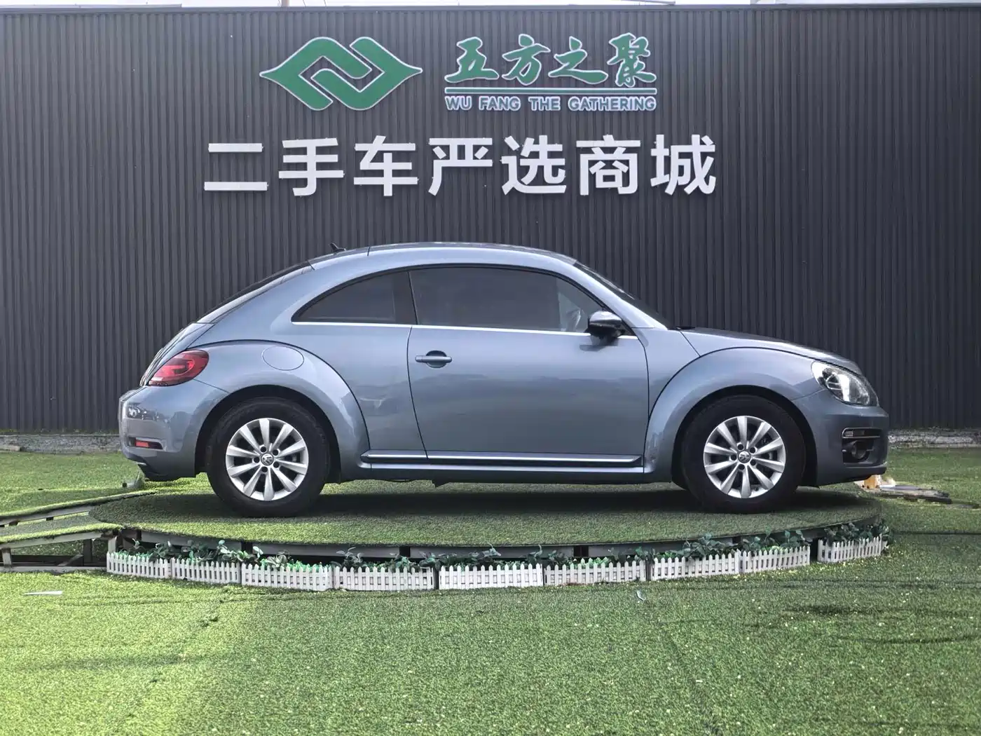 Volkswagen Beetle 2018 180TSI Charming Red Edition фото 4