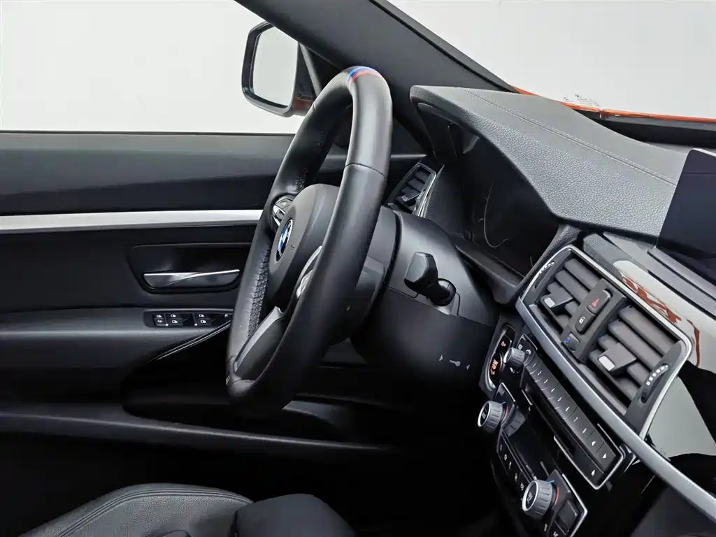BMW 3 Series GT 2020 320i M Sport Package фото 22
