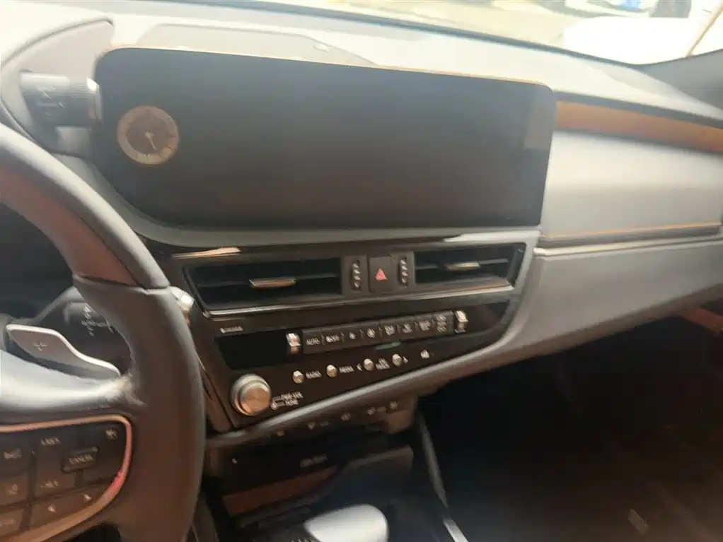 Lexus ES 2021 300h Executive Edition фото 7
